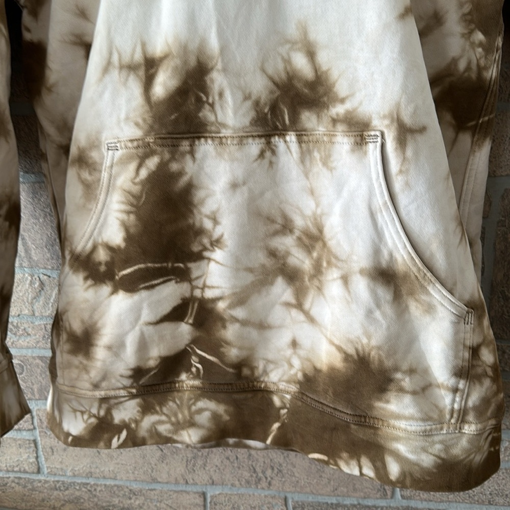 lululemon athletica Tie-Dye Hoodie in Brown and Cream - Picture 5 of 8